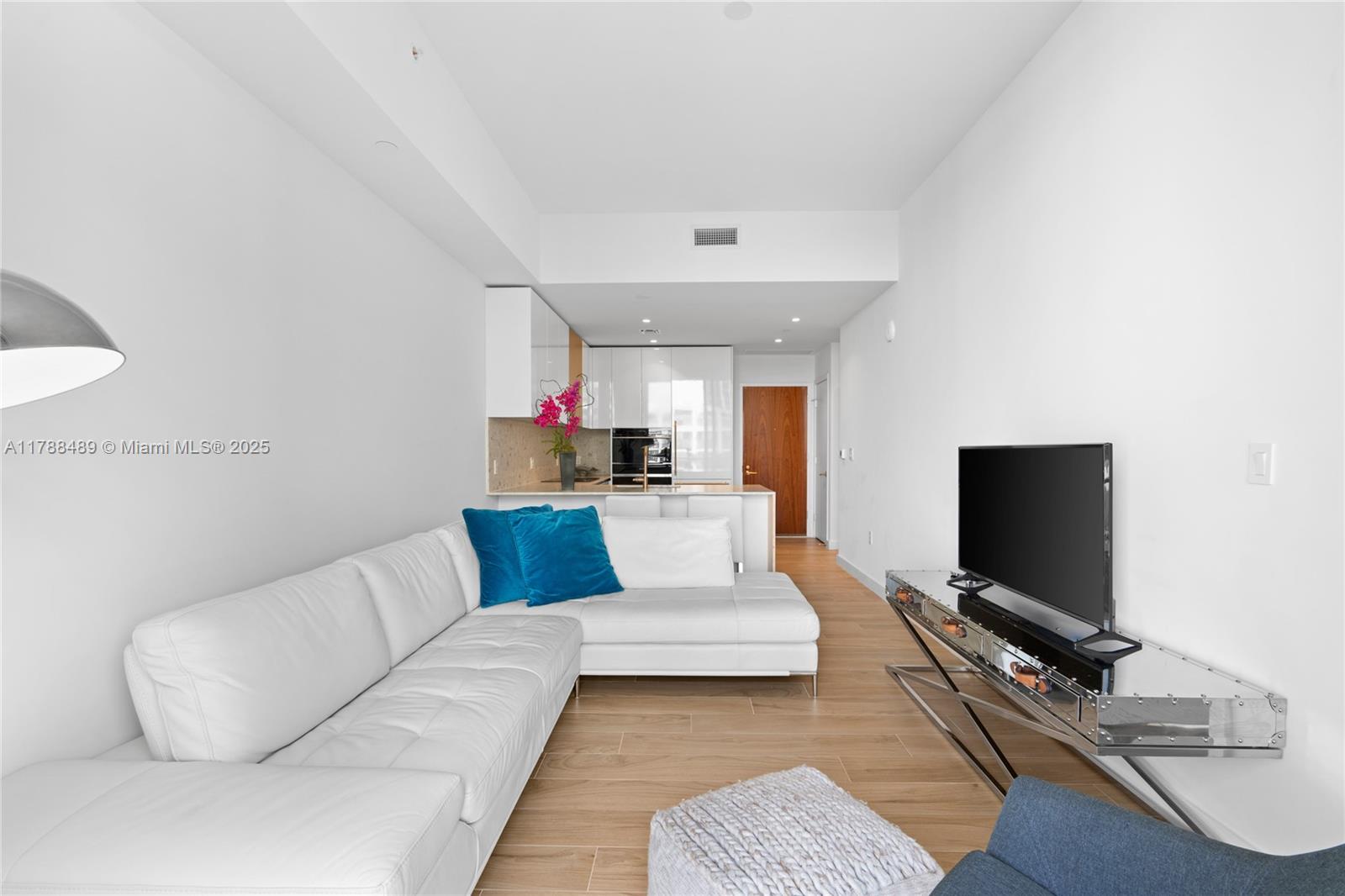 2678 Tigertail Ave # 615