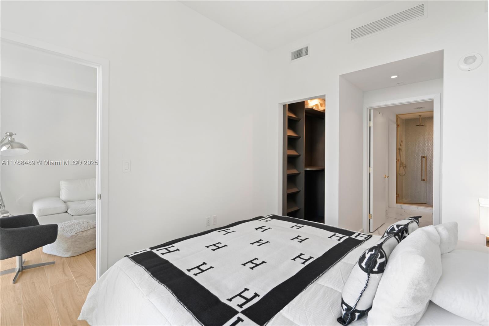 2678 Tigertail Ave # 615