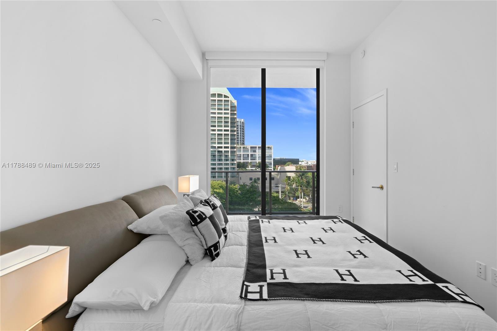 2678 Tigertail Ave # 615