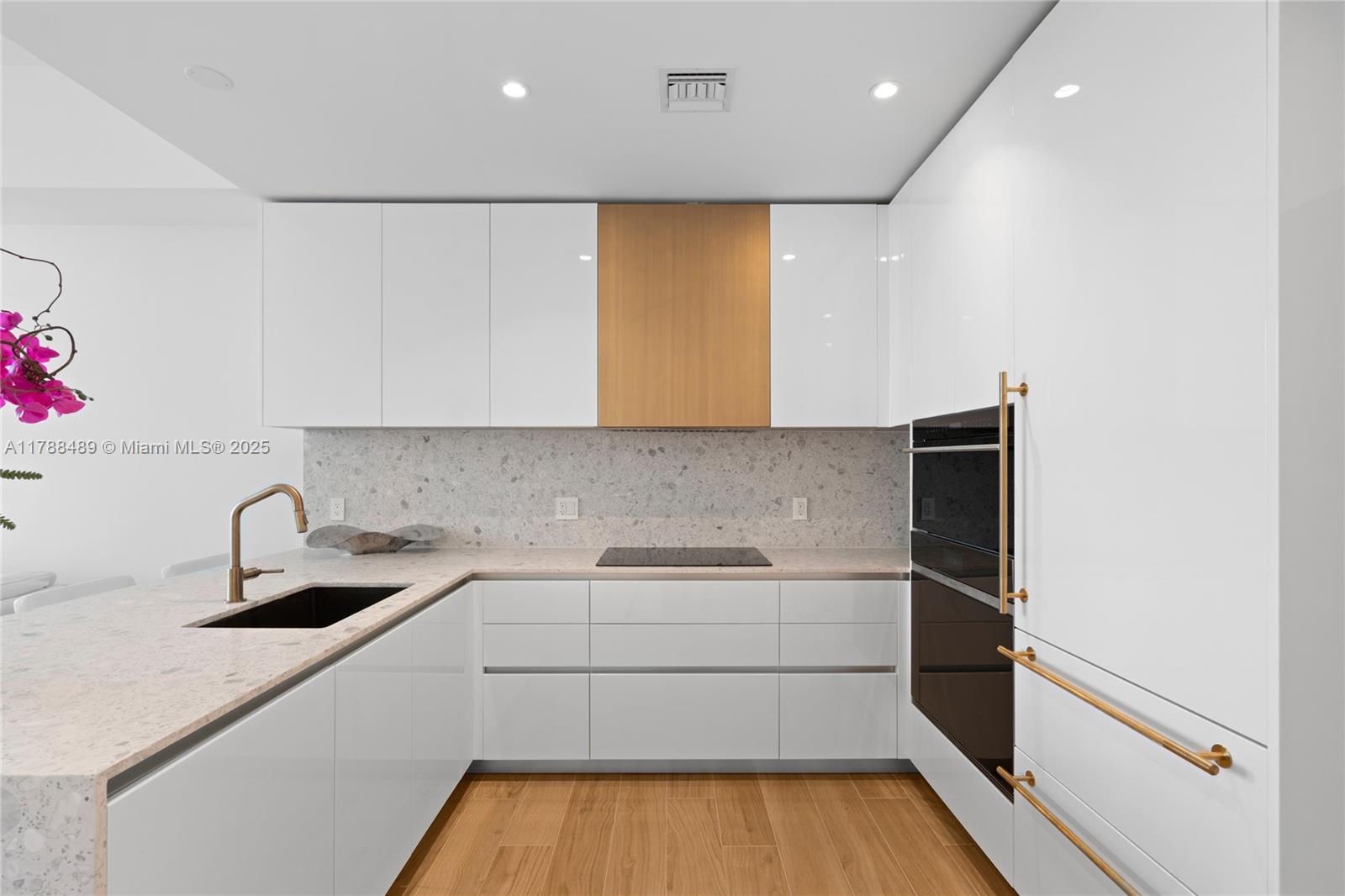 2678 Tigertail Ave # 615