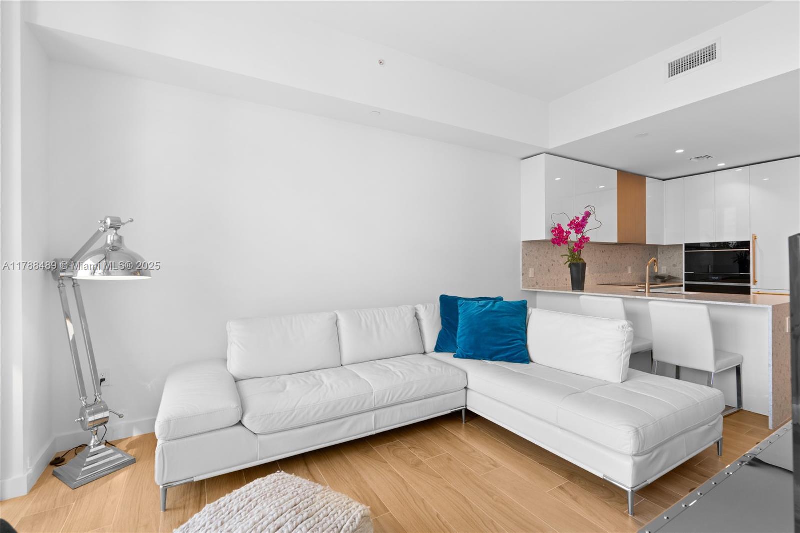 2678 Tigertail Ave # 615