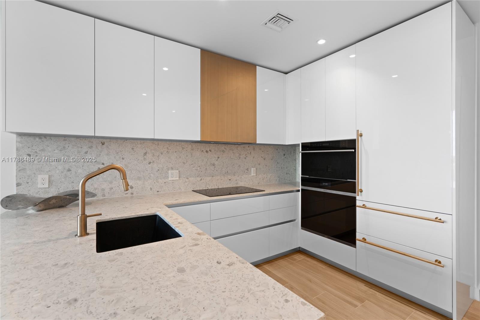 2678 Tigertail Ave # 615