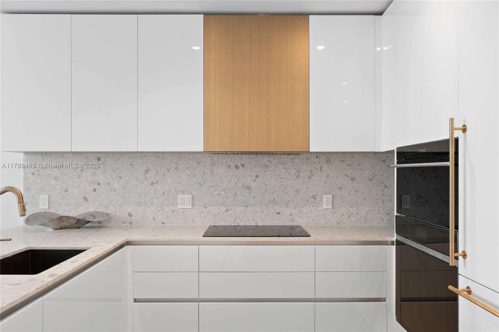 2678 Tigertail Ave # 615