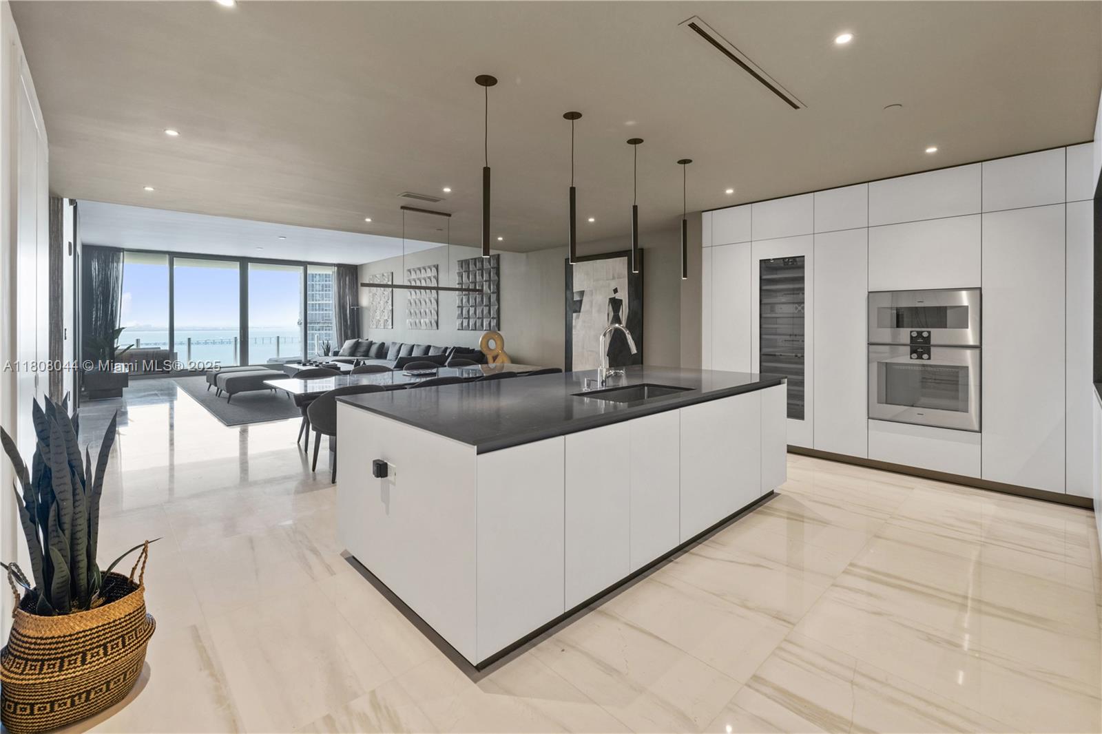 300 Biscayne Blvd Way # 3104
