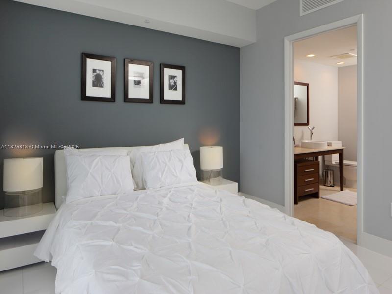 495 Brickell Ave # 4205