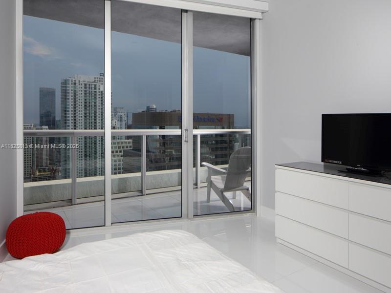 495 Brickell Ave # 4205