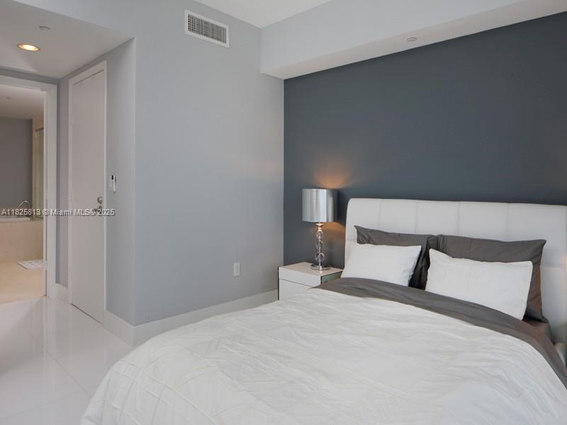 495 Brickell Ave # 4205
