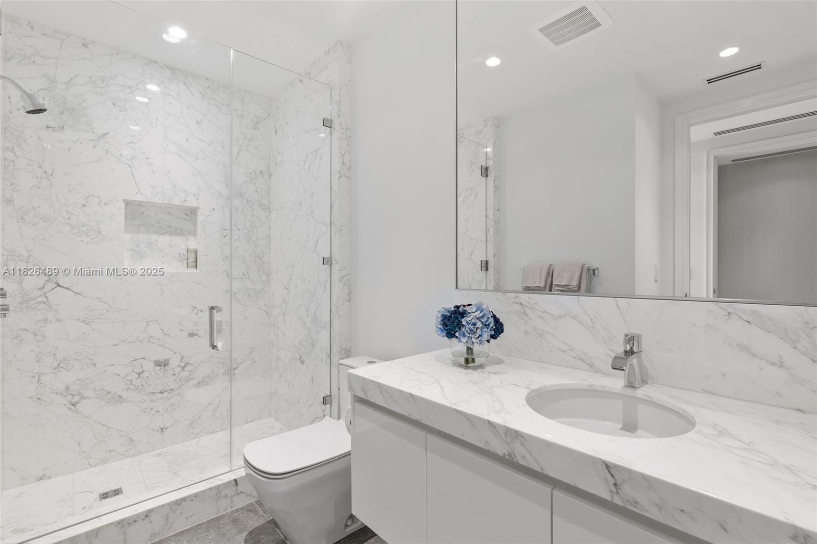 17901 Collins Ave # 3003