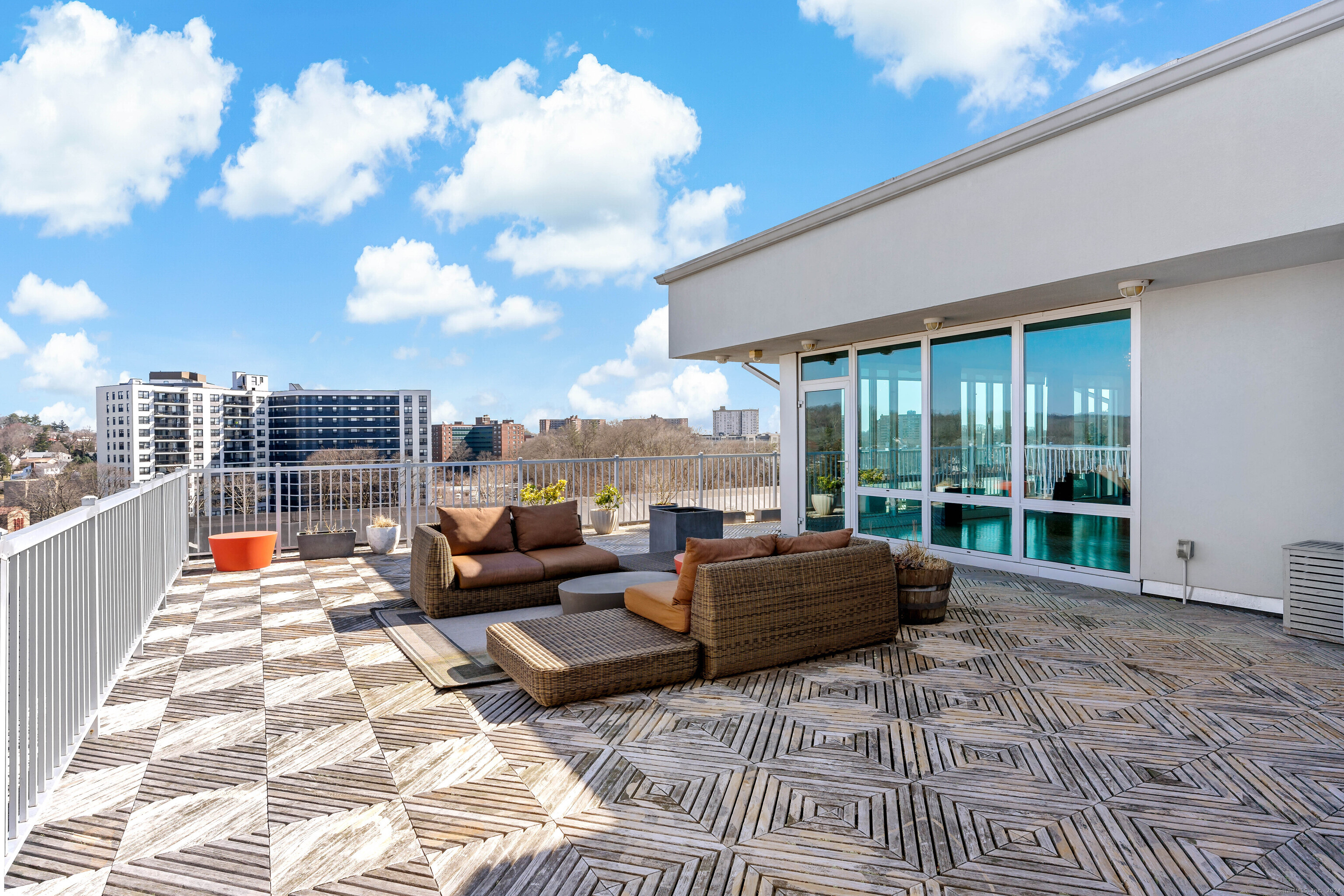 1515 Summer Street 802