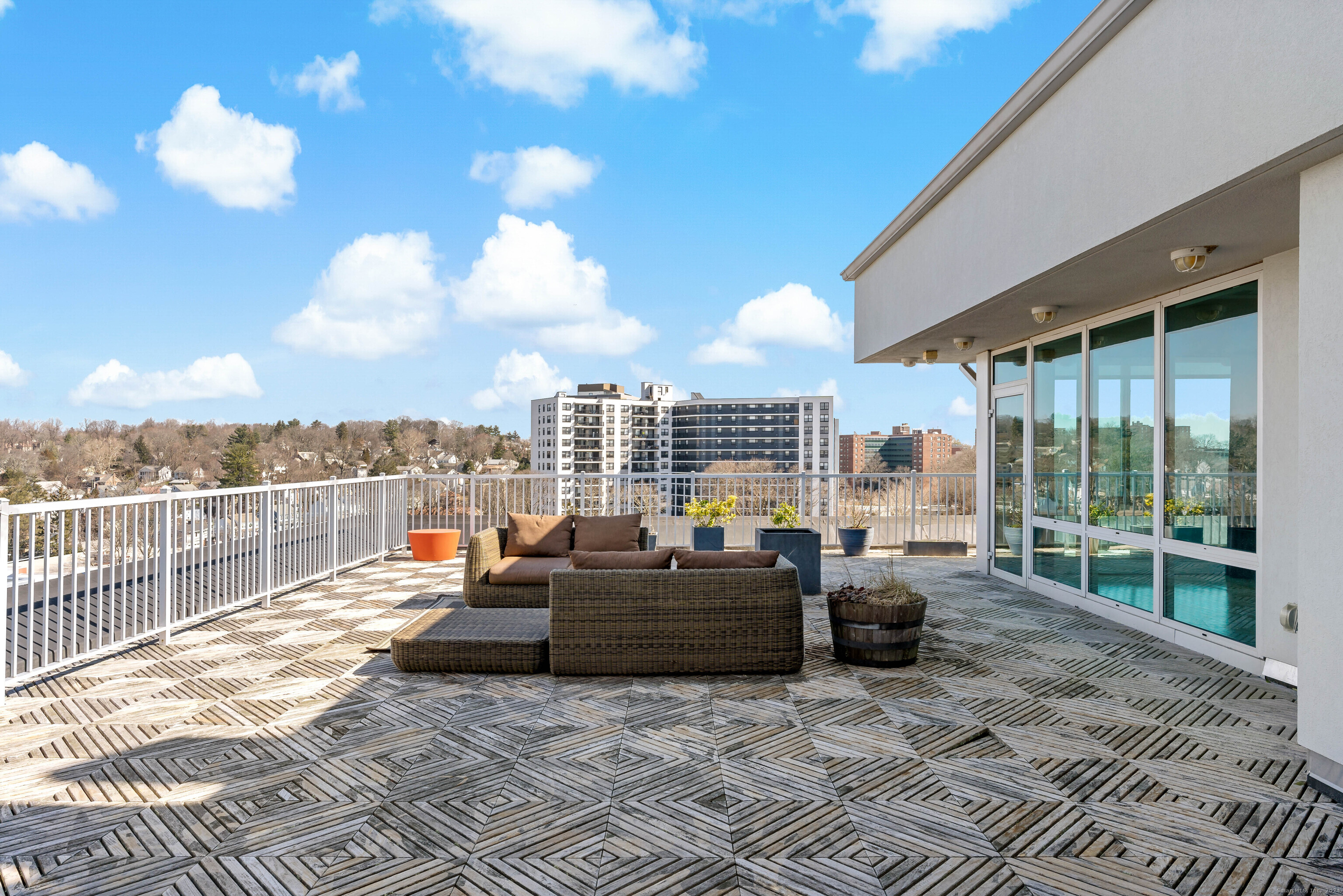 1515 Summer Street 802