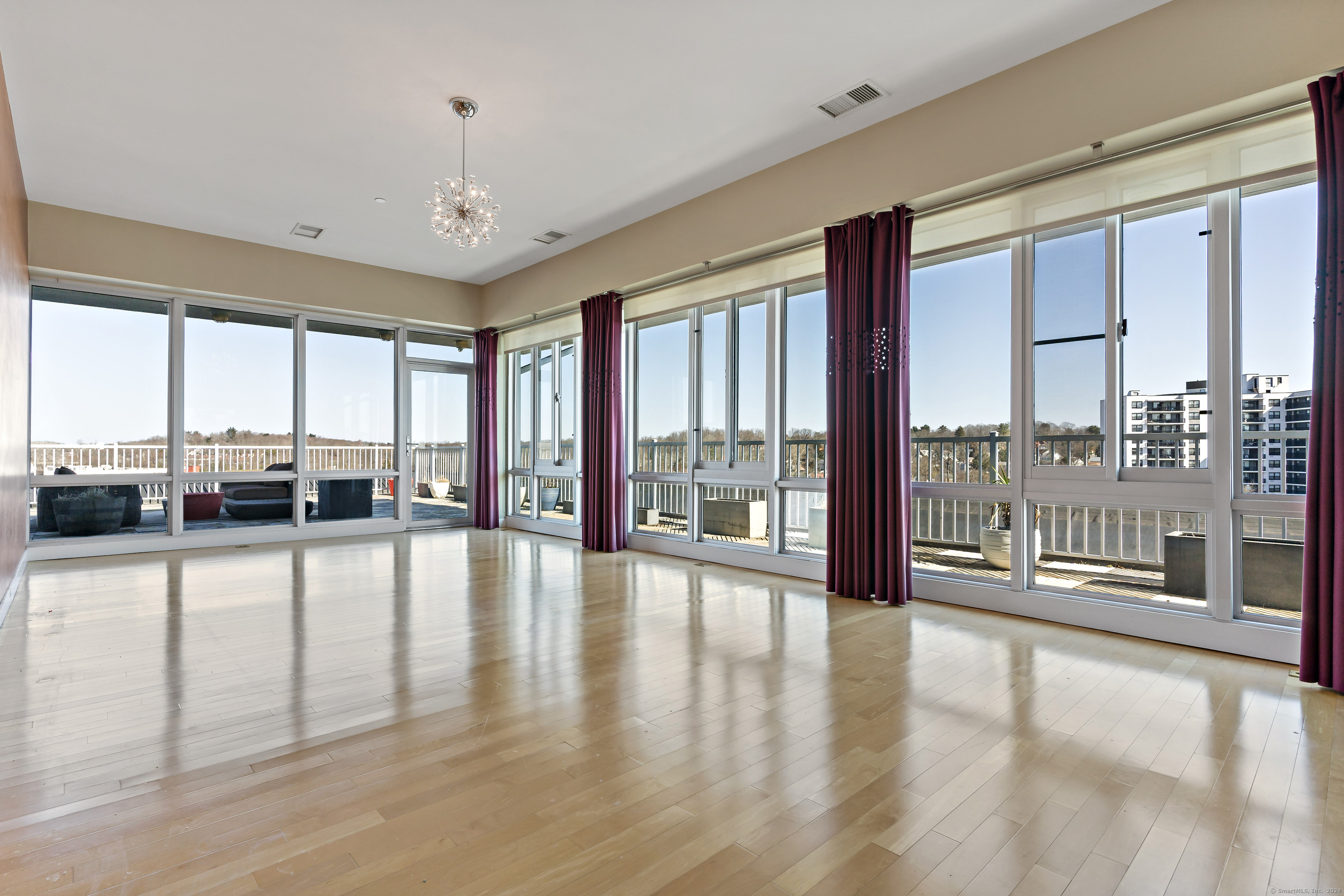 1515 Summer Street 802