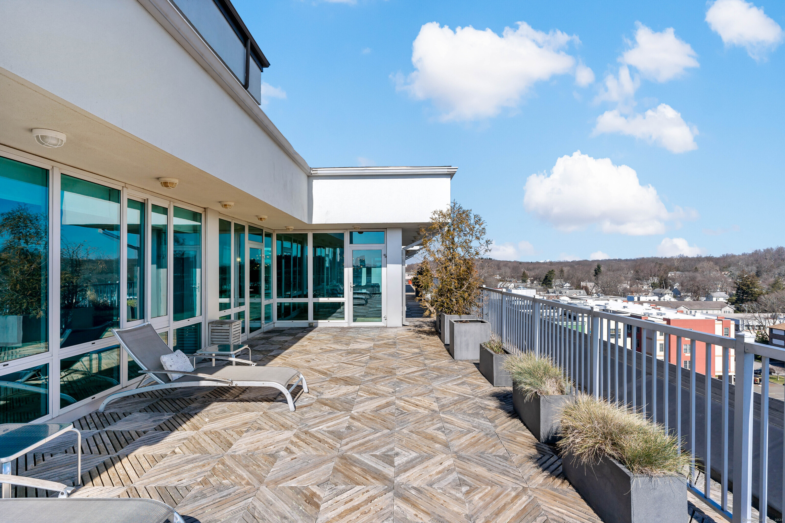 1515 Summer Street 802