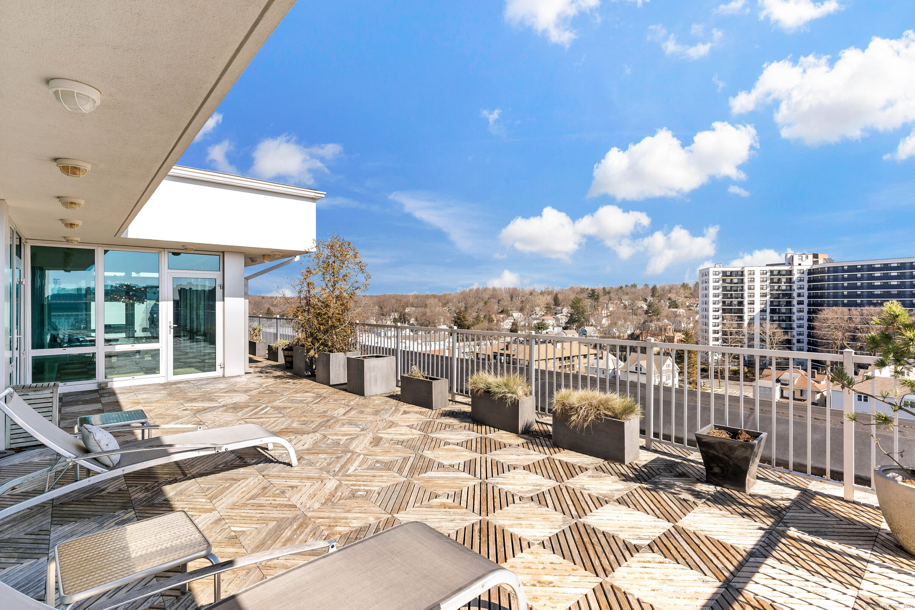 1515 Summer Street 802