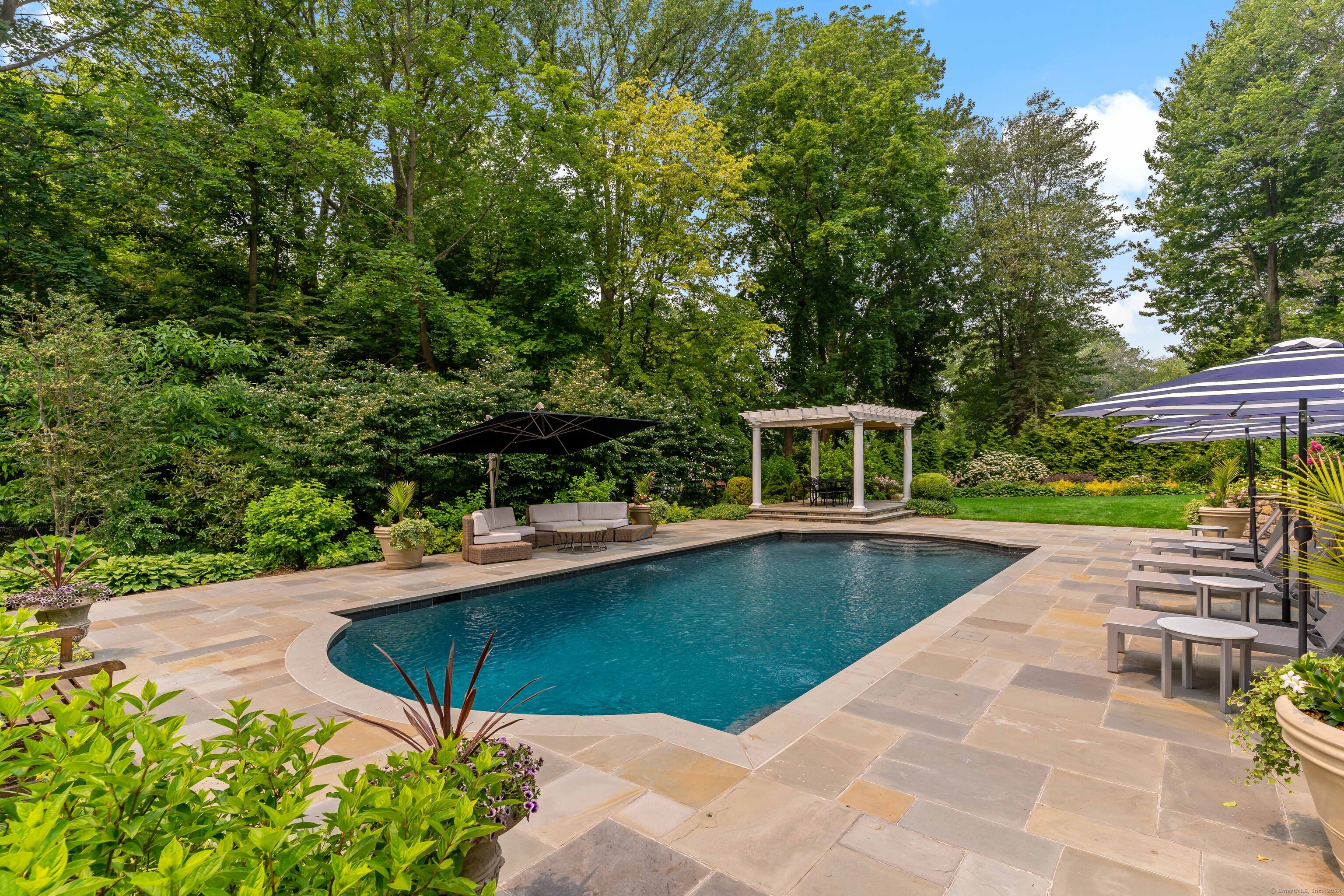 25 Wallacks Drive