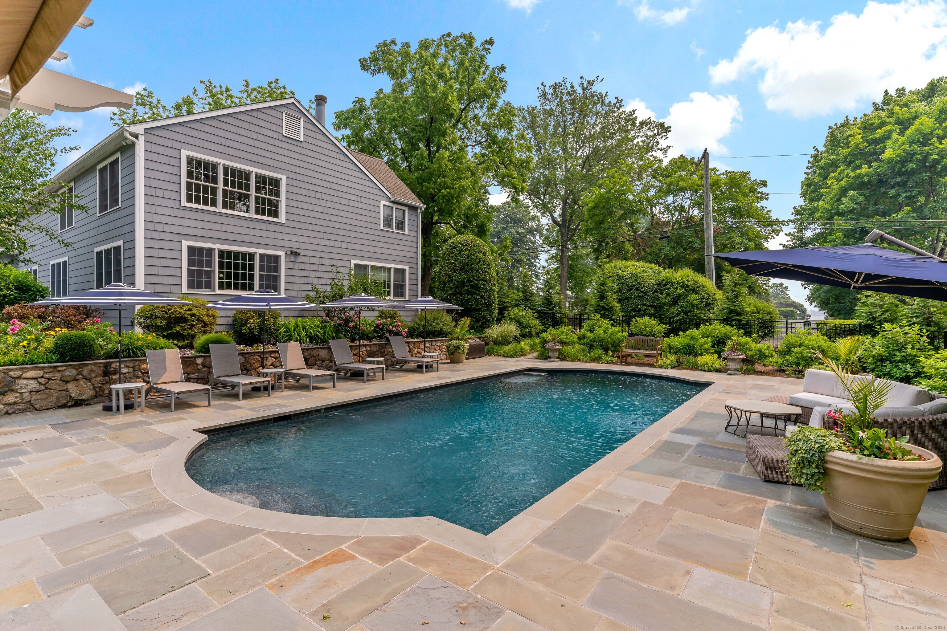 25 Wallacks Drive