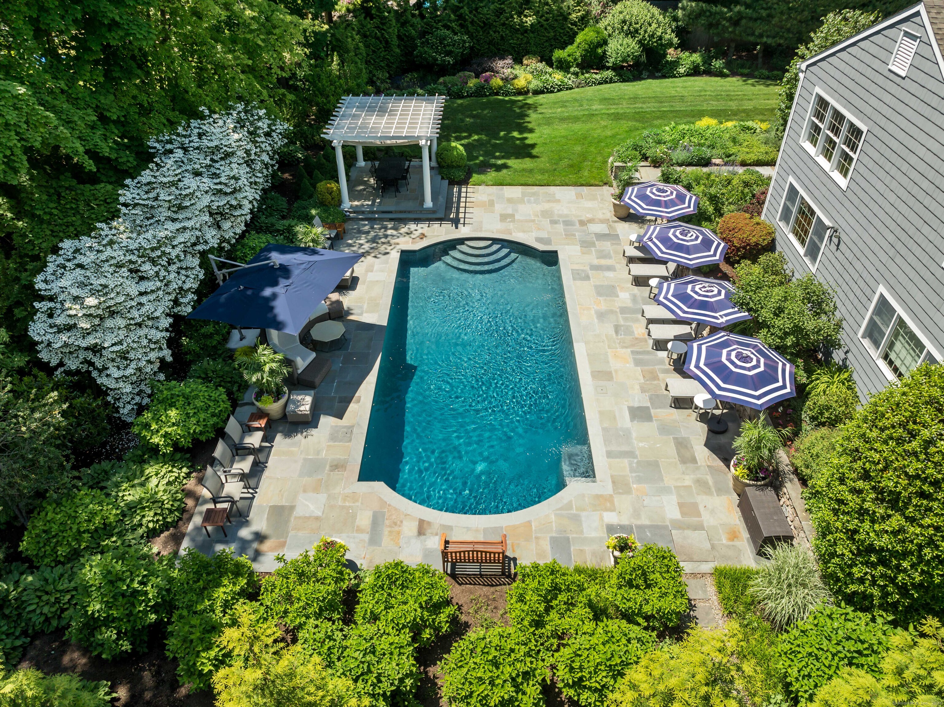 25 Wallacks Drive
