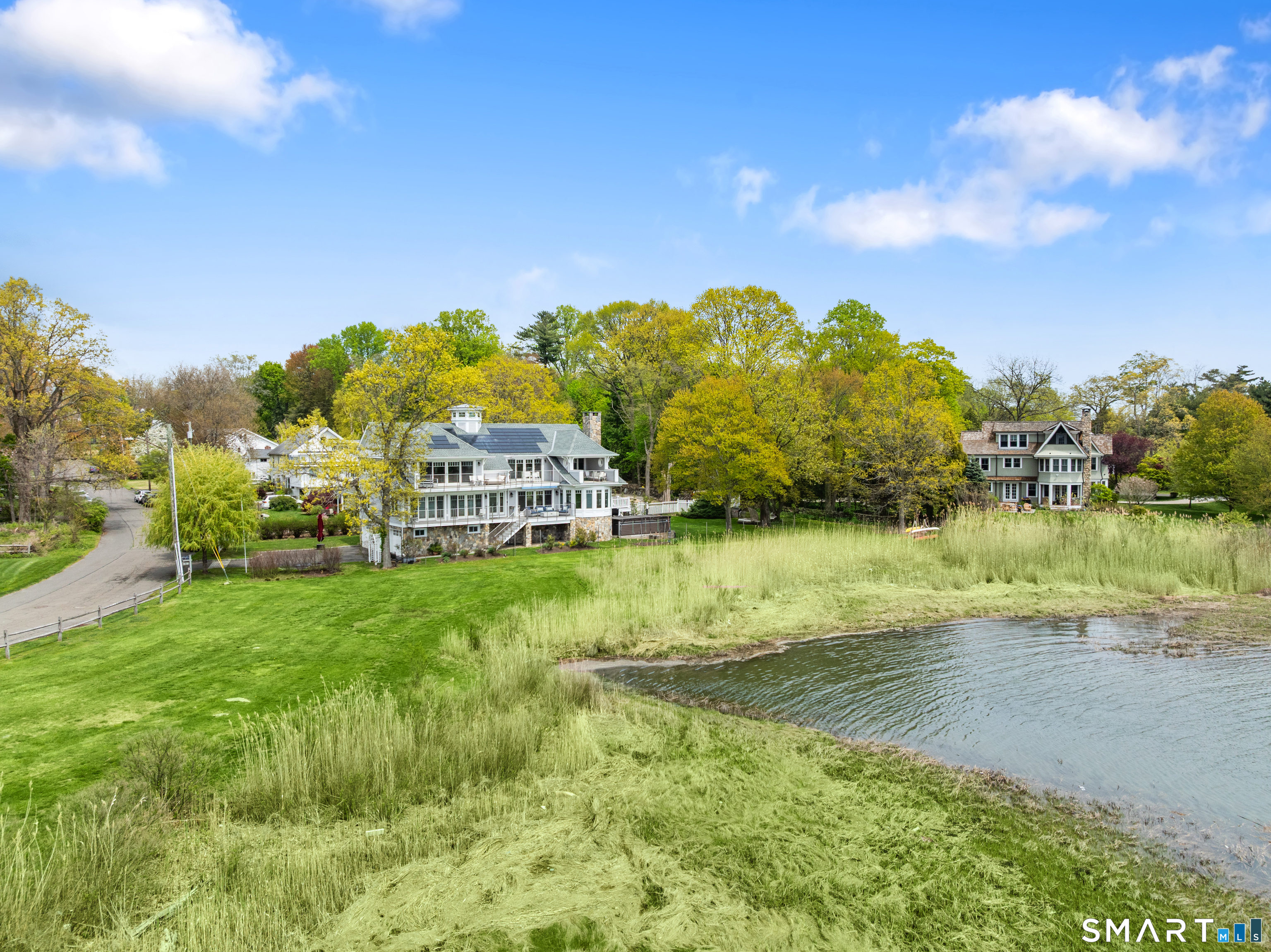 70 Kenilworth Drive East