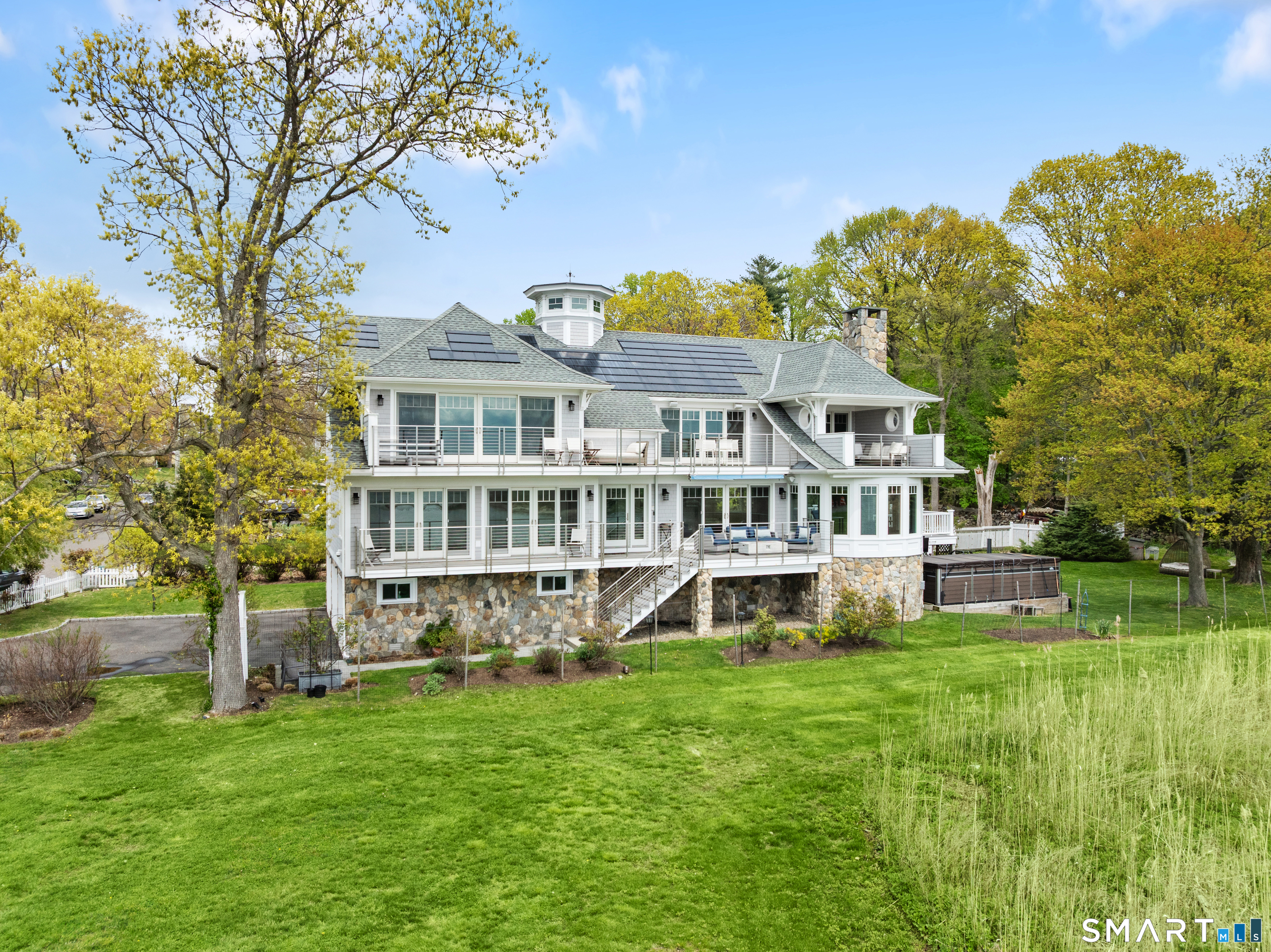 70 Kenilworth Drive East