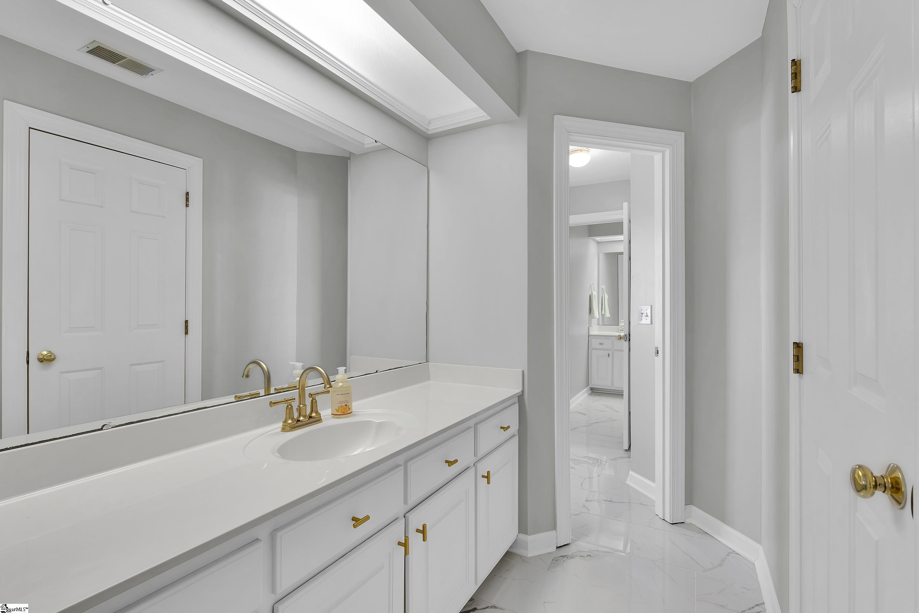 17 Gilder Point Court