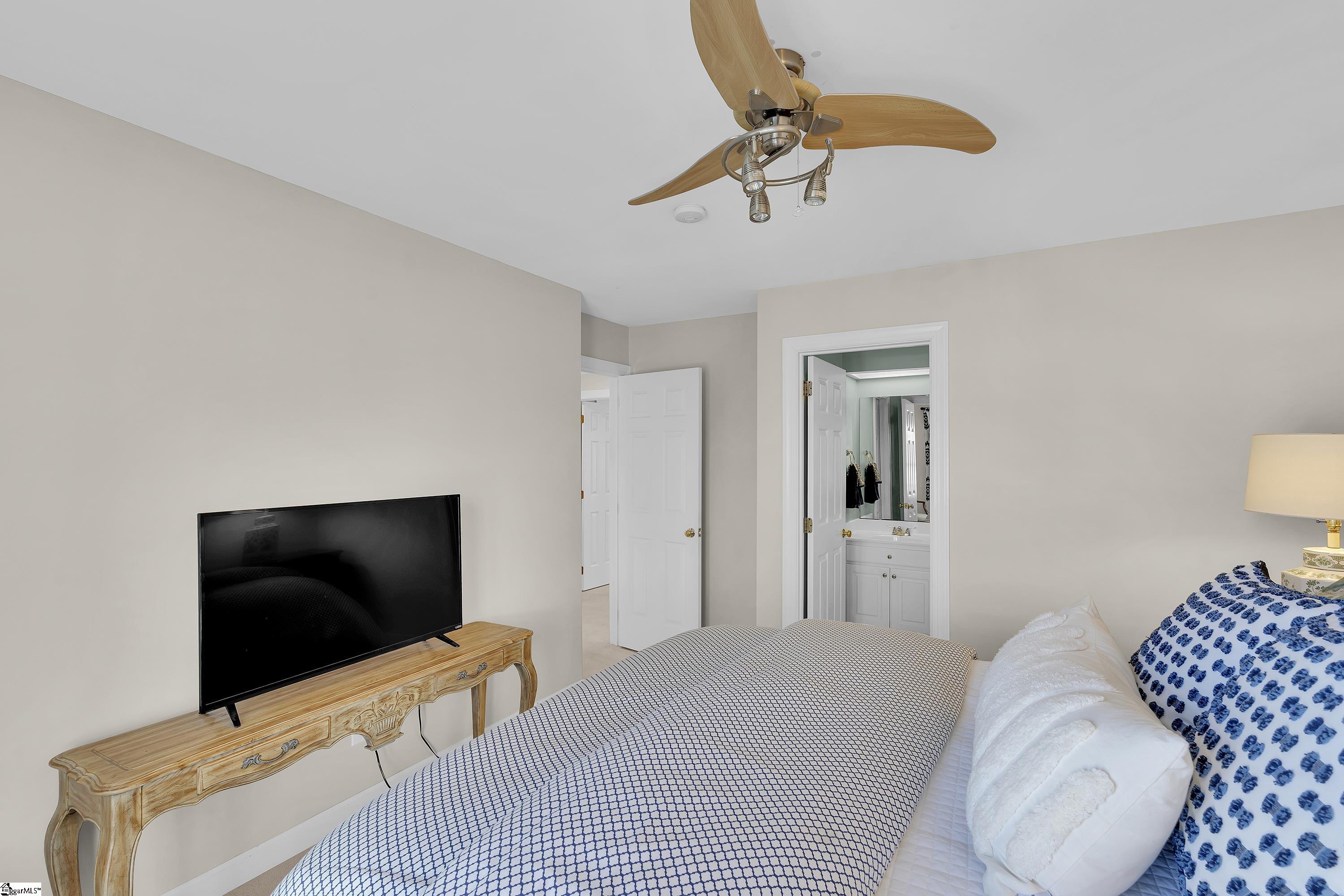 17 Gilder Point Court