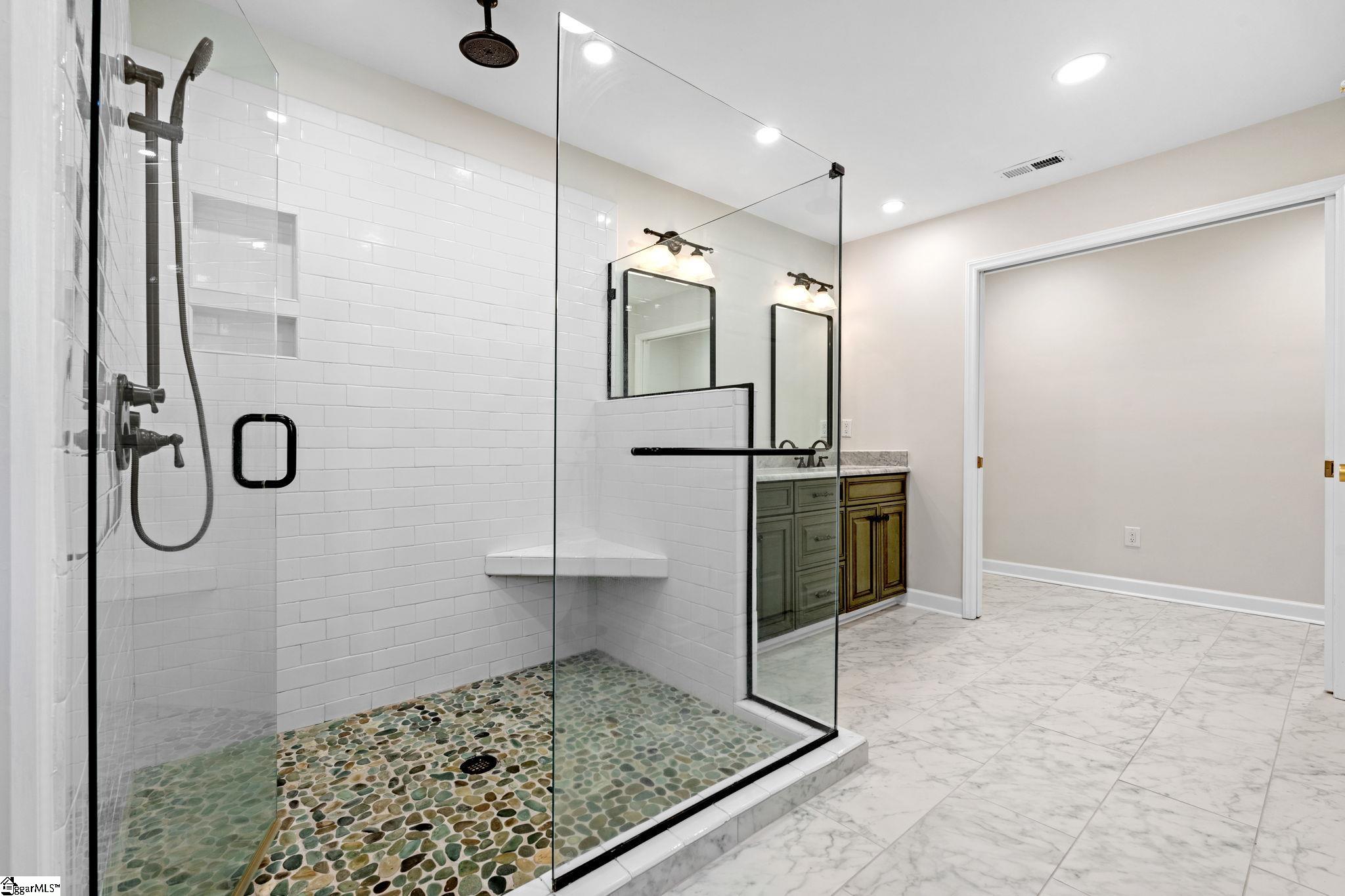 704 Hedgewood Terrace