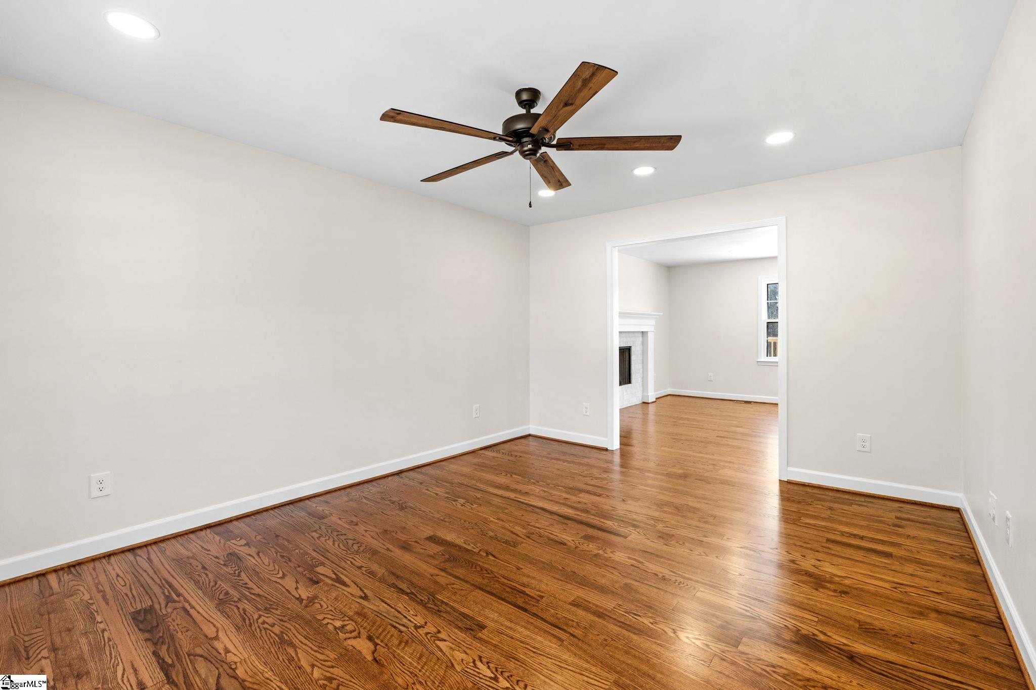 704 Hedgewood Terrace