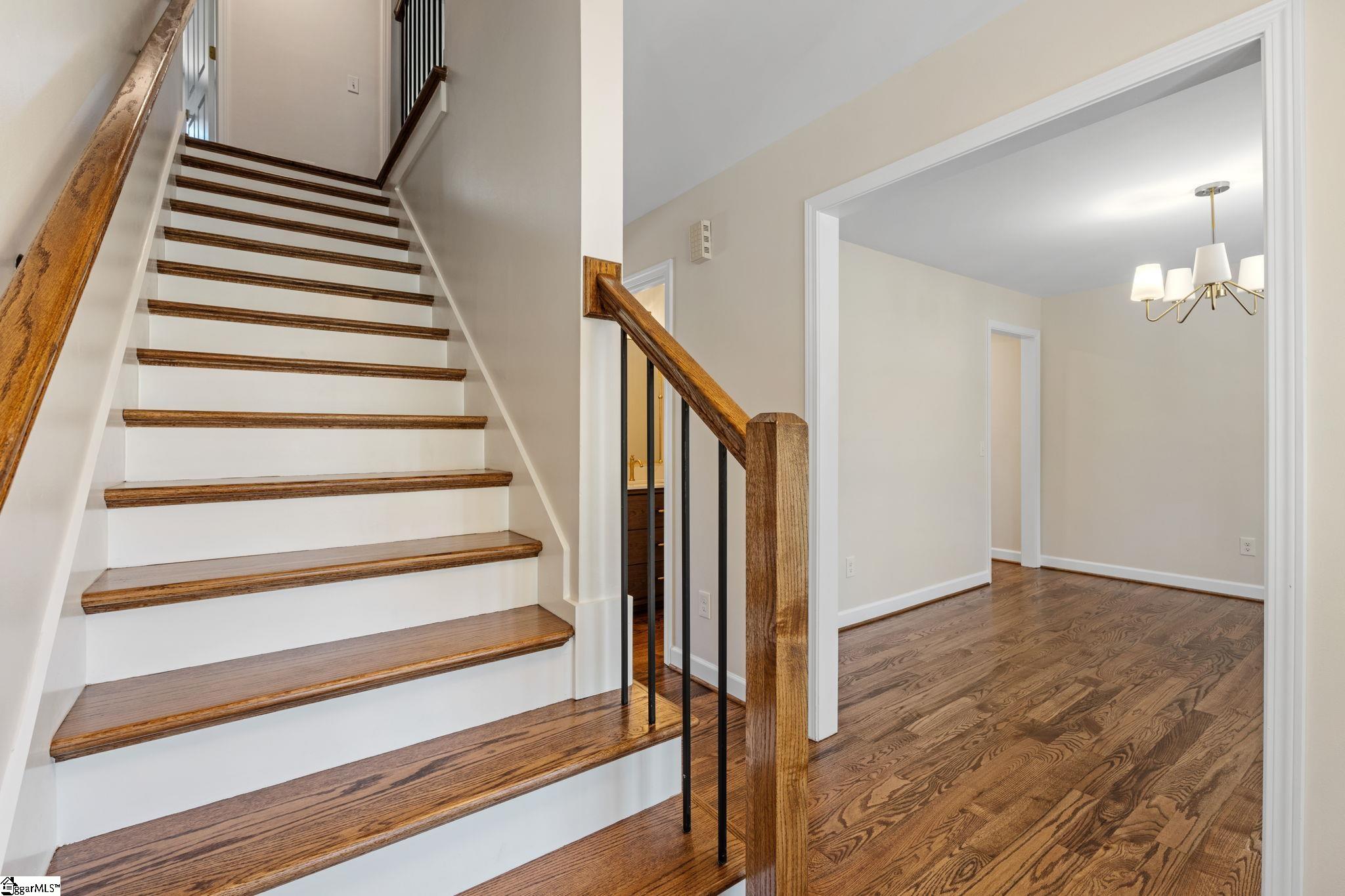 704 Hedgewood Terrace