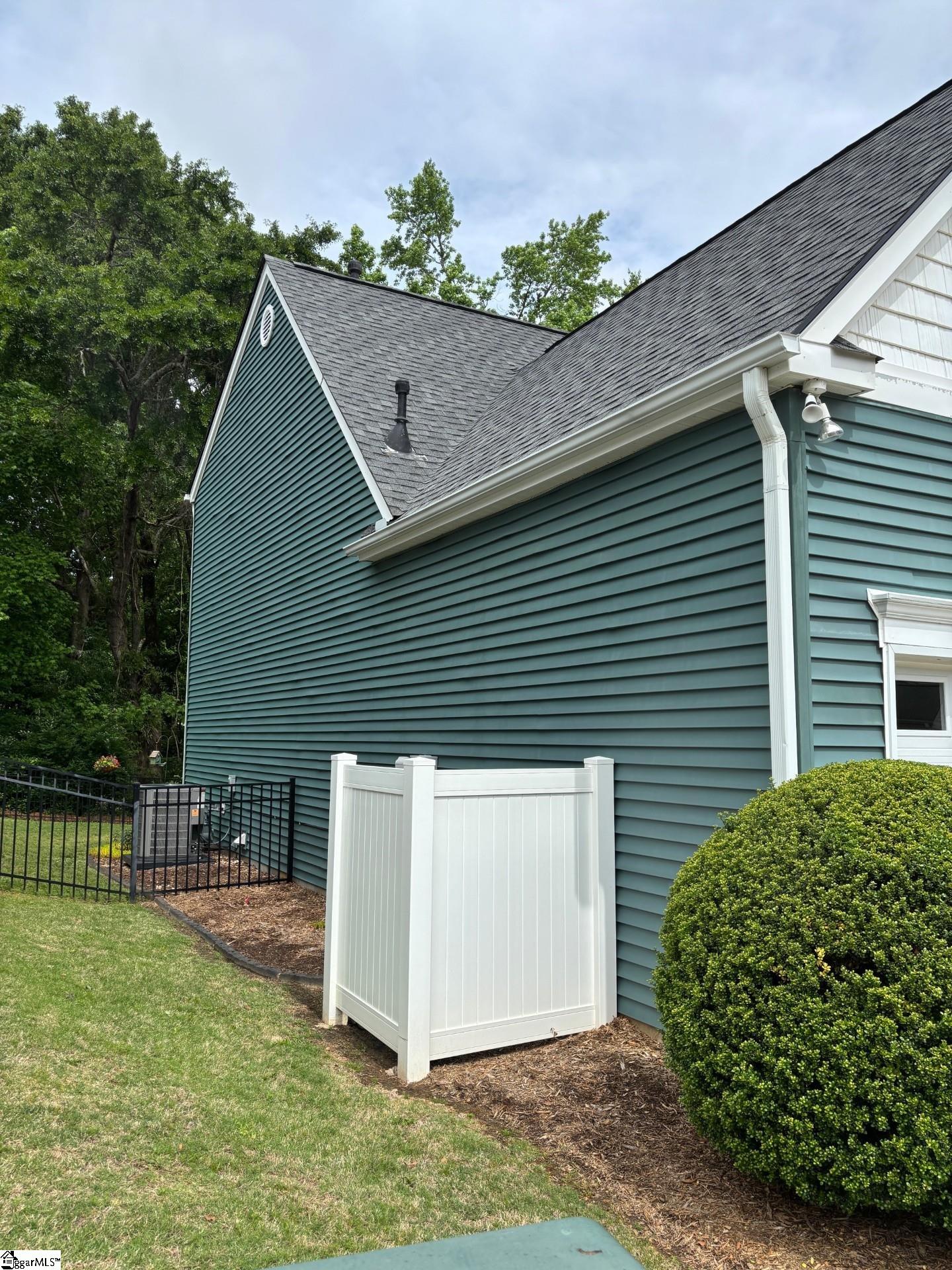 129 Ledgewood Way