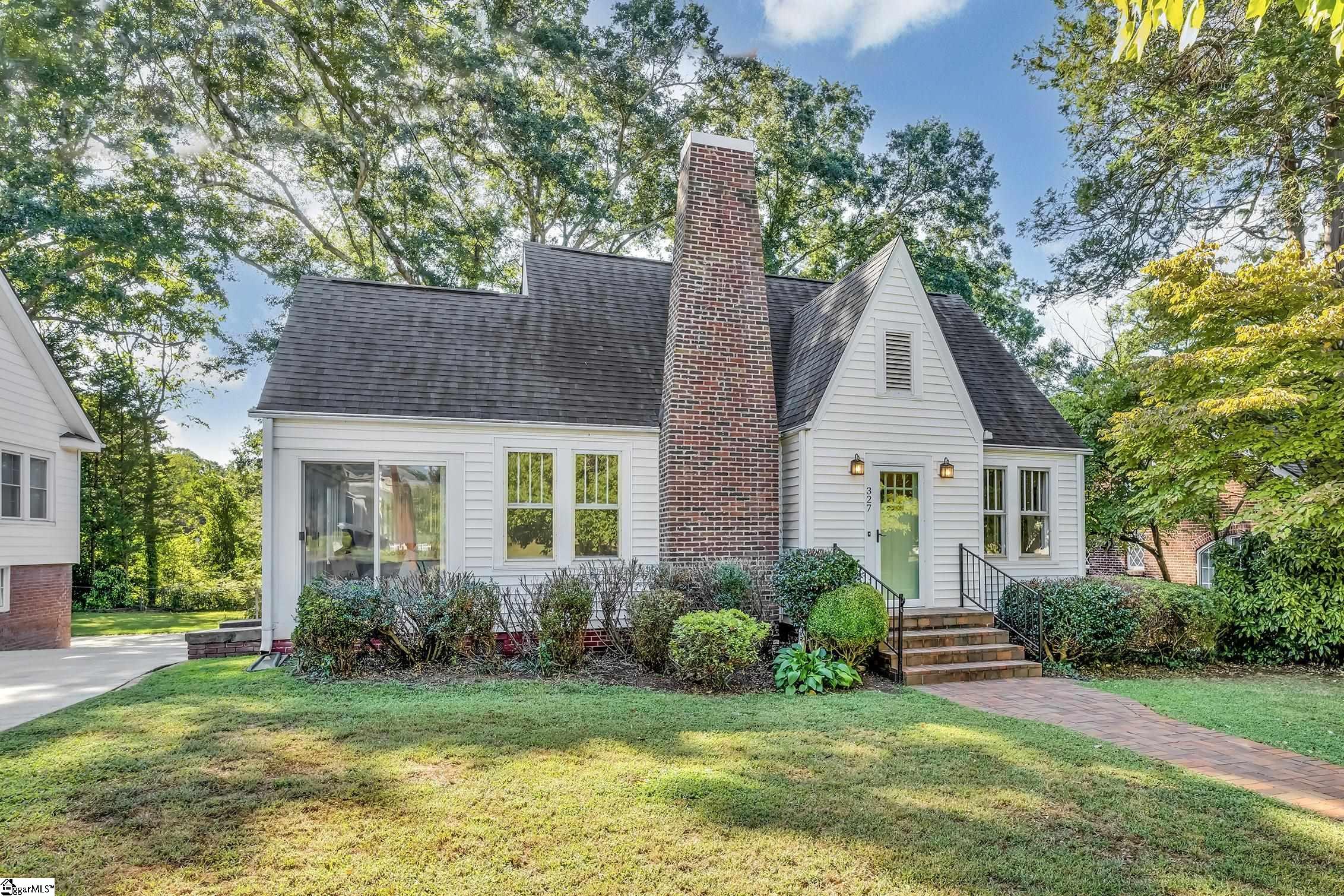 327 W Prentiss Avenue