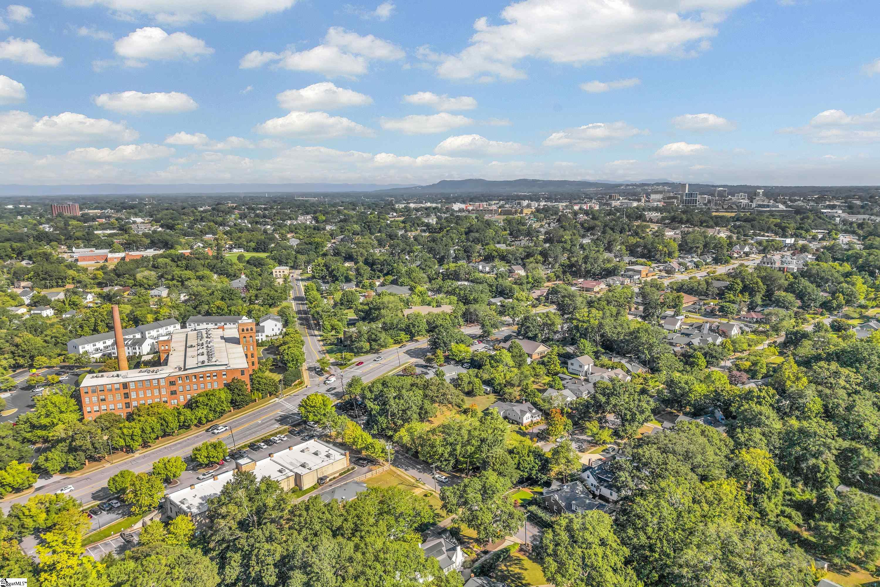 327 W Prentiss Avenue