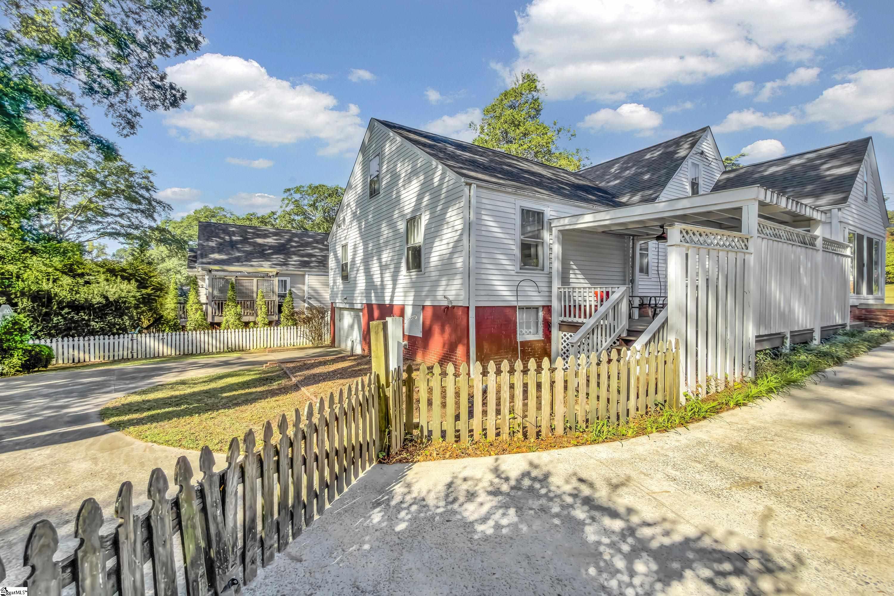 327 W Prentiss Avenue