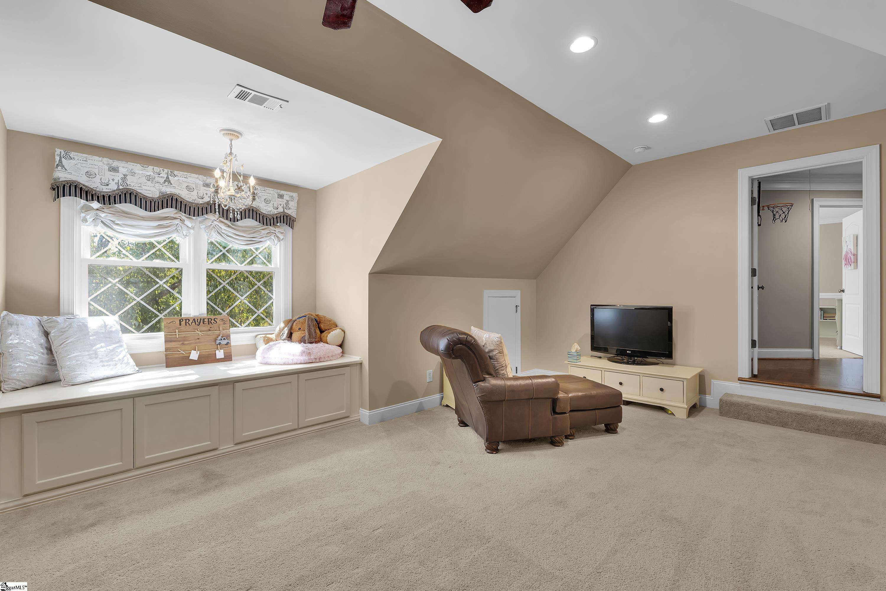 2 Stonebrook Farm Way