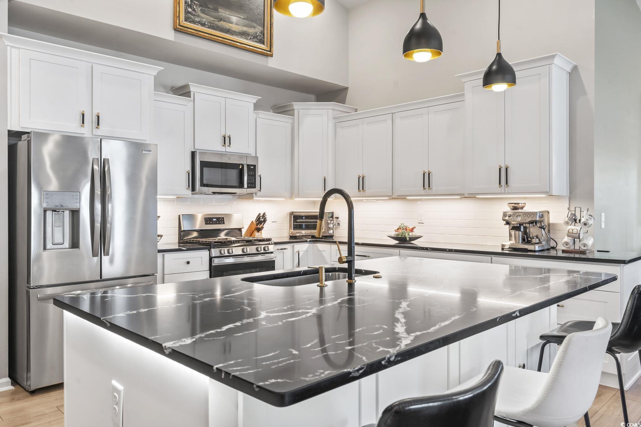 122 New Paradise Way