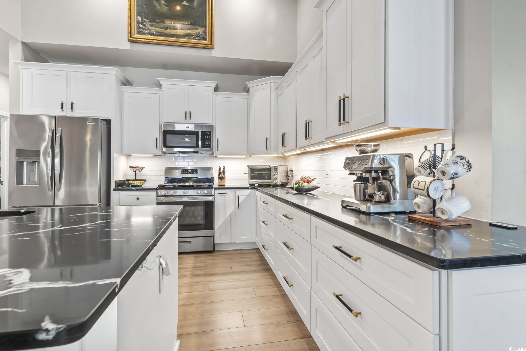 122 New Paradise Way