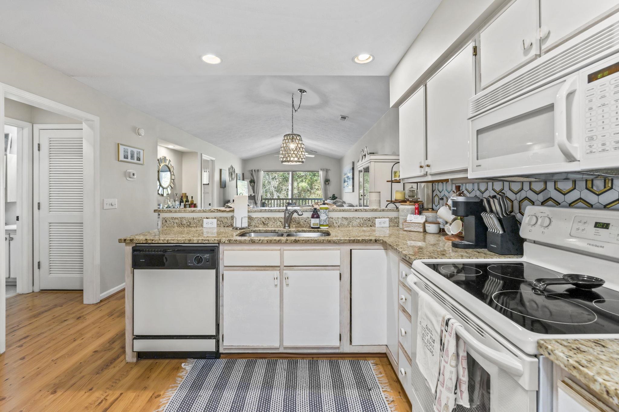 23 Pinehurst Ln. Unit: 1J