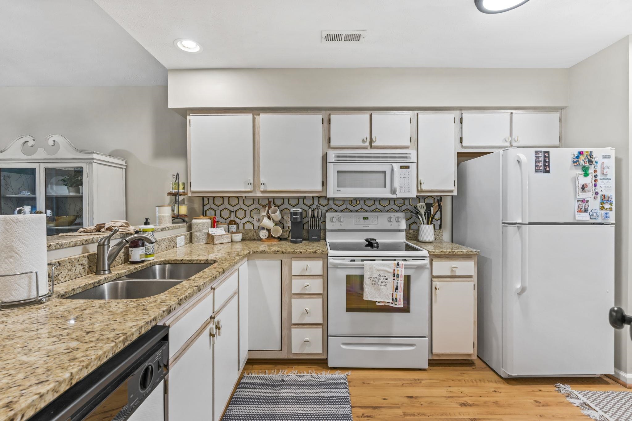 23 Pinehurst Ln. Unit: 1J
