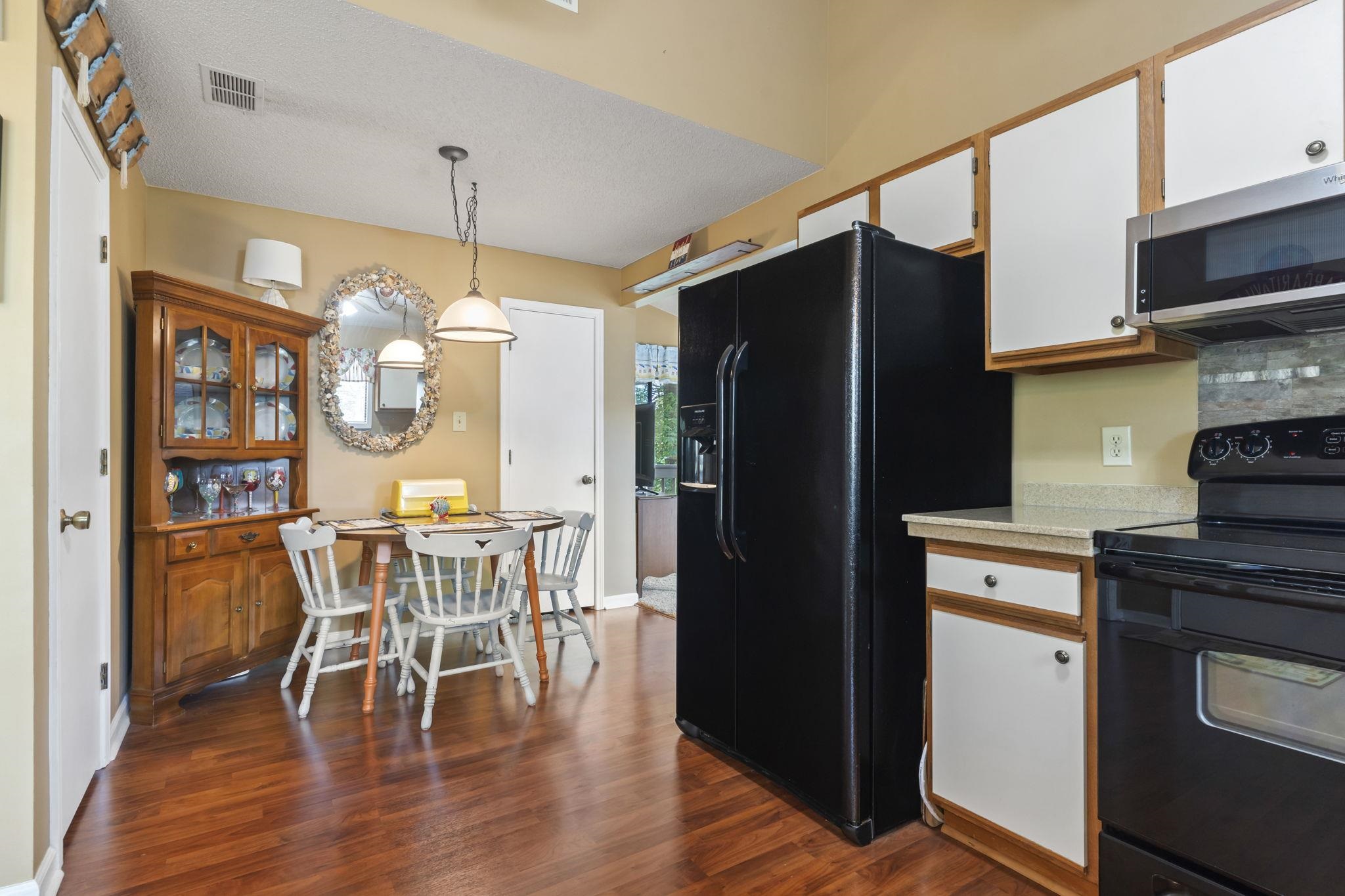 752 Tall Oaks Ct.