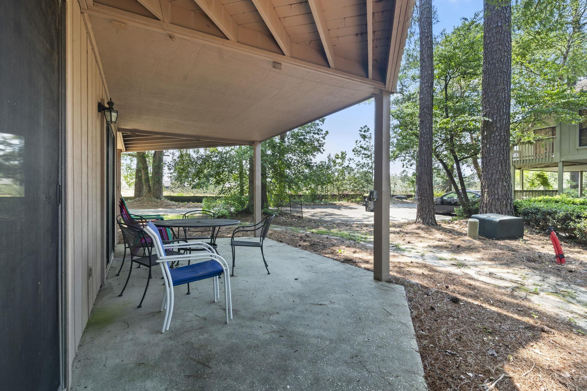 752 Tall Oaks Ct.