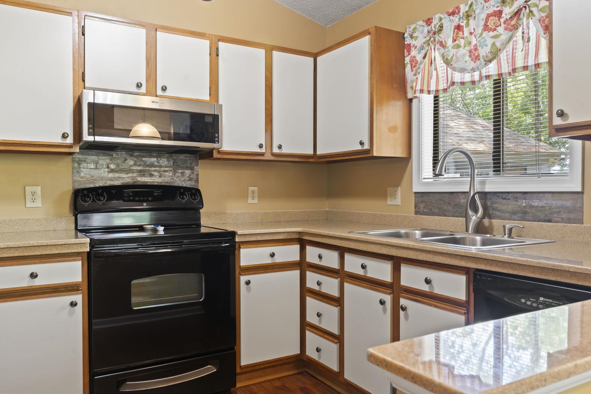 752 Tall Oaks Ct.