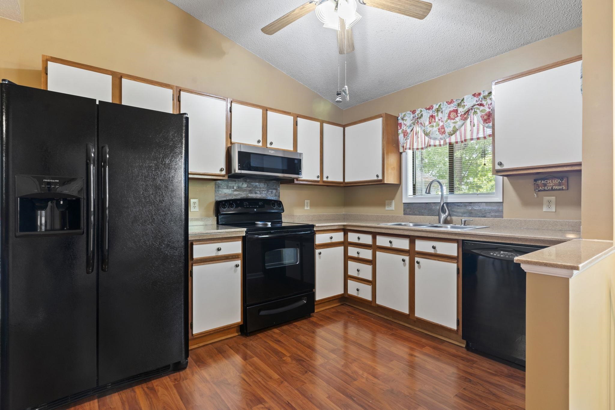 752 Tall Oaks Ct.