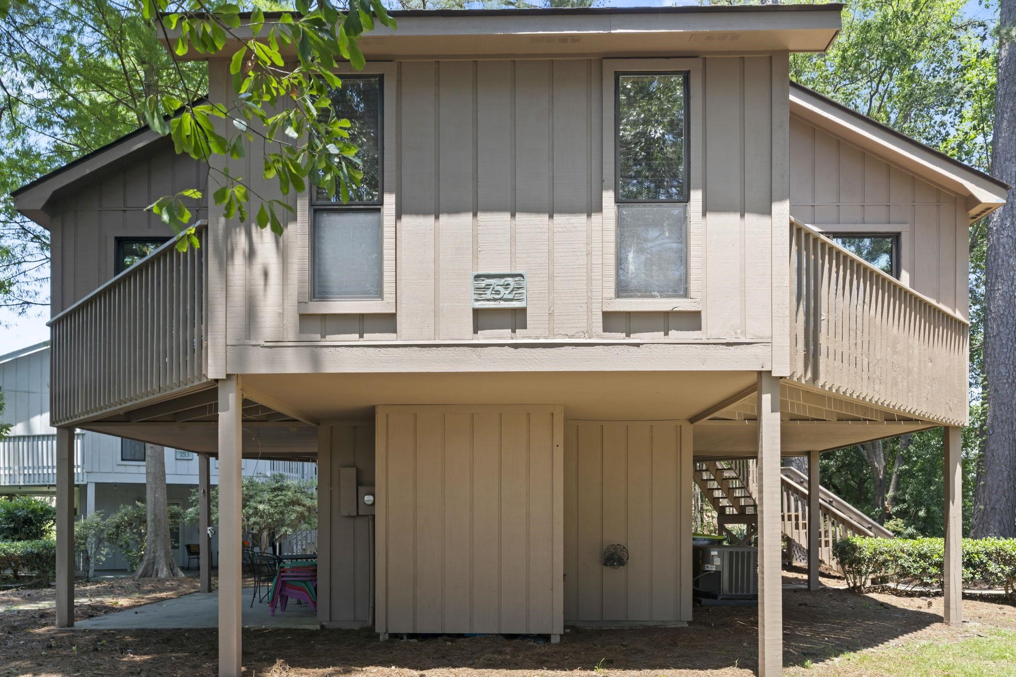 752 Tall Oaks Ct.