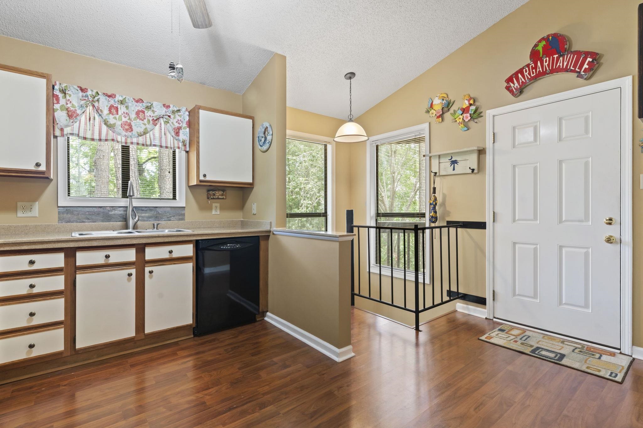 752 Tall Oaks Ct.