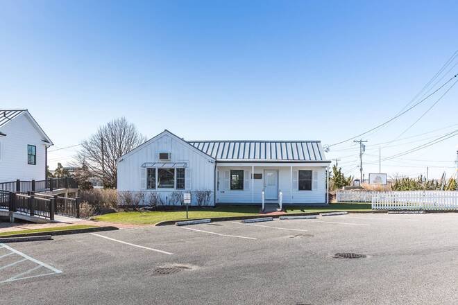 478 West Lake Drive