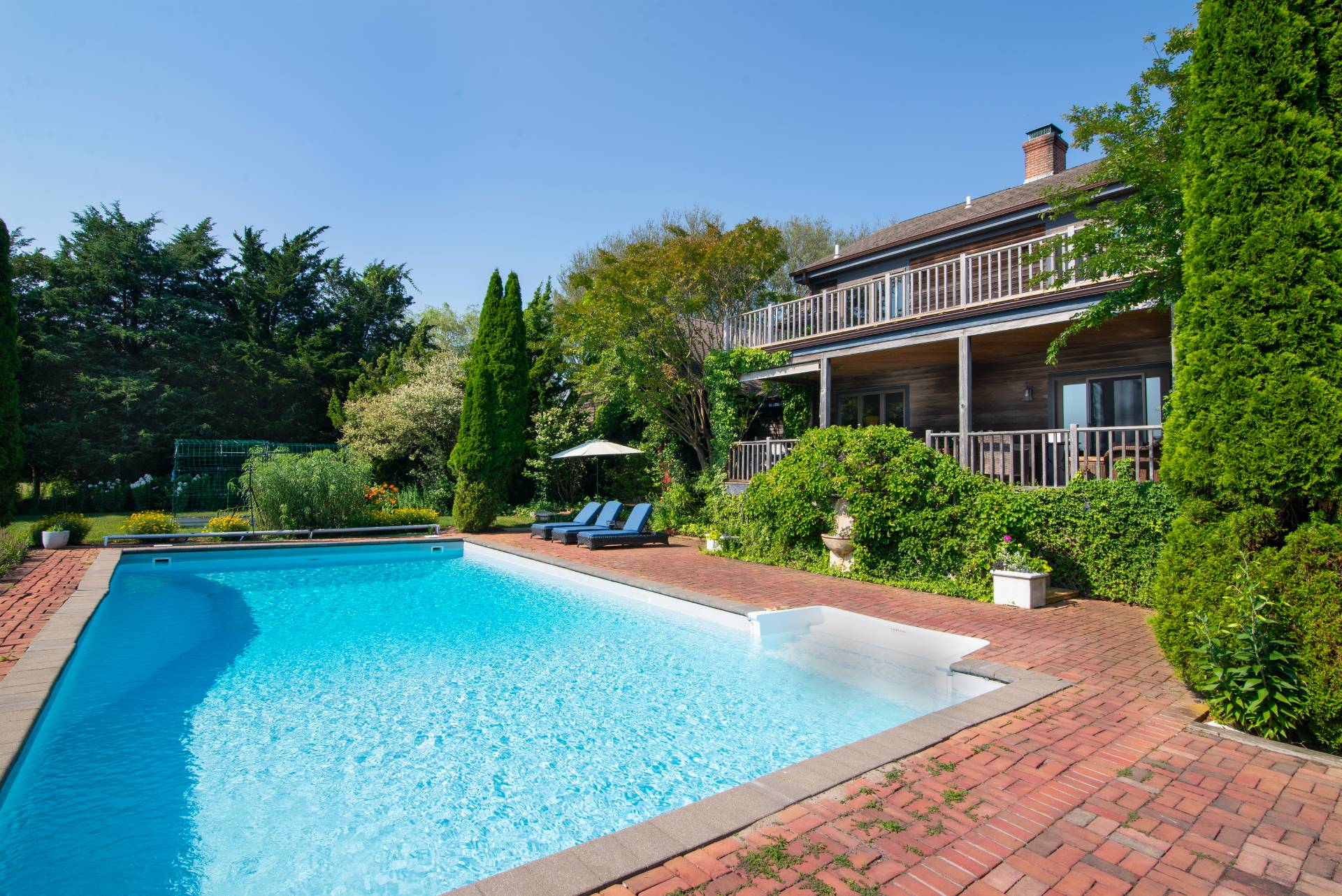 39 Fairbanks Court