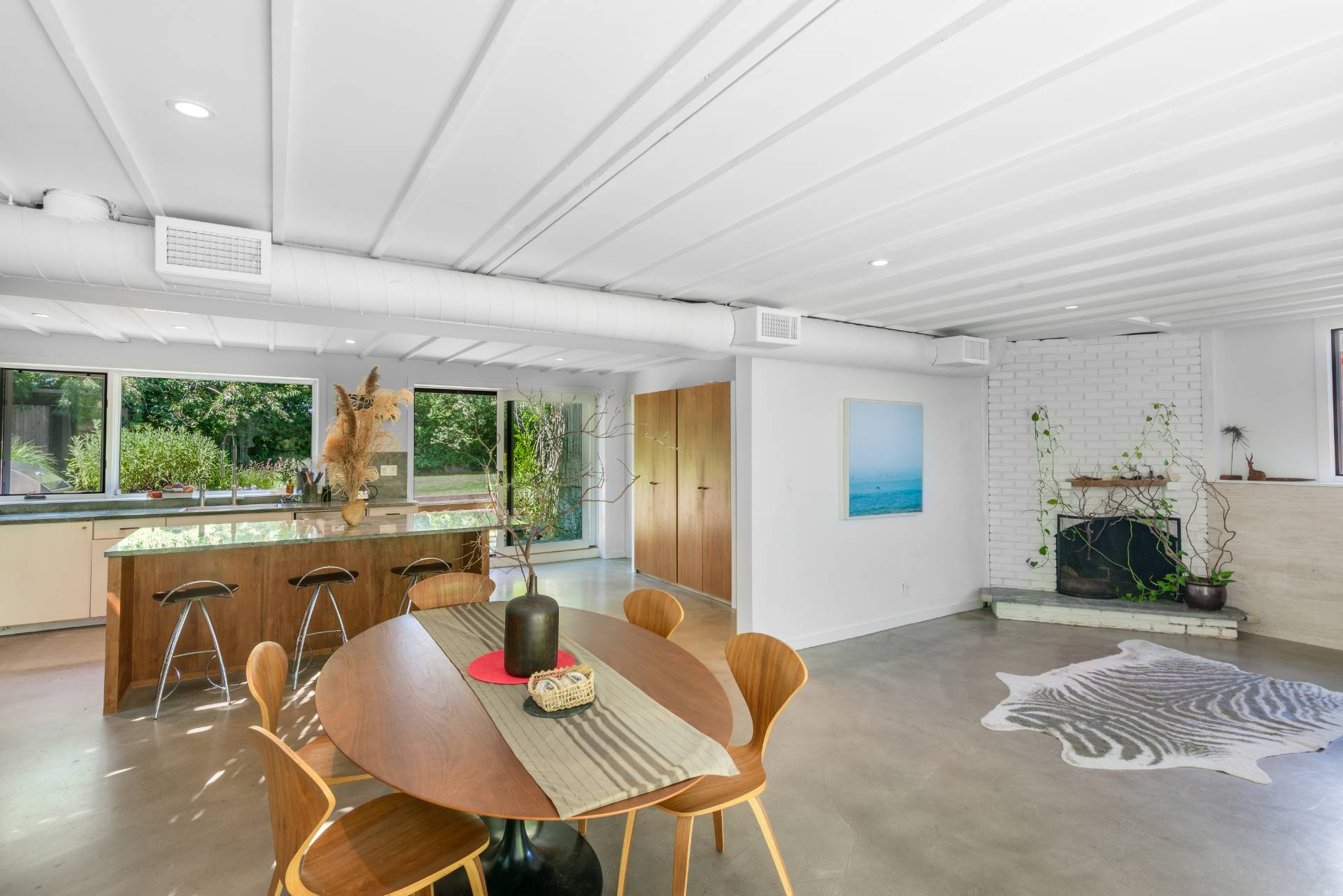 30 Hoppin Avenue
