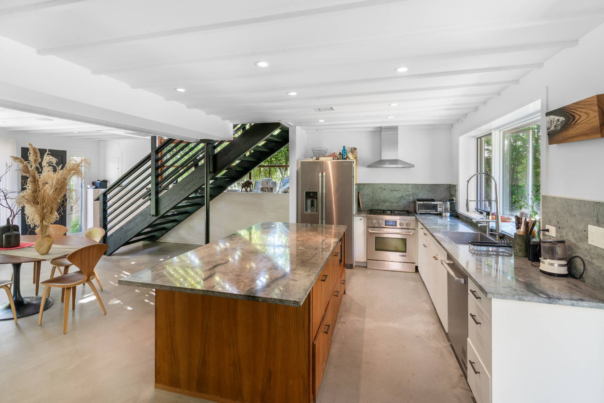 30 Hoppin Avenue