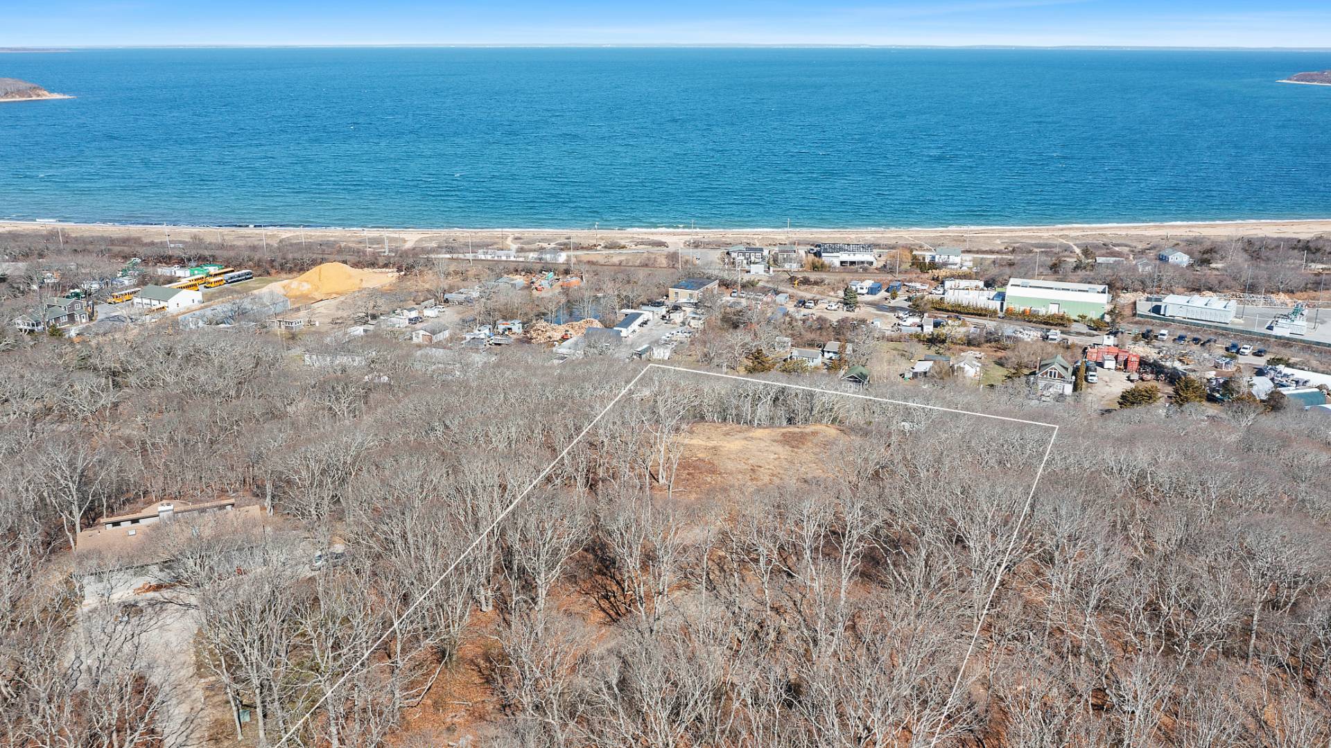 6 Fort Pond Lane