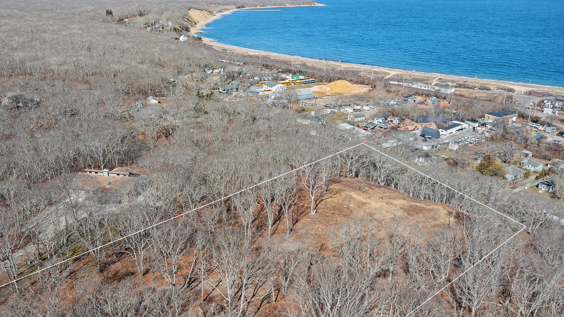 6 Fort Pond Lane