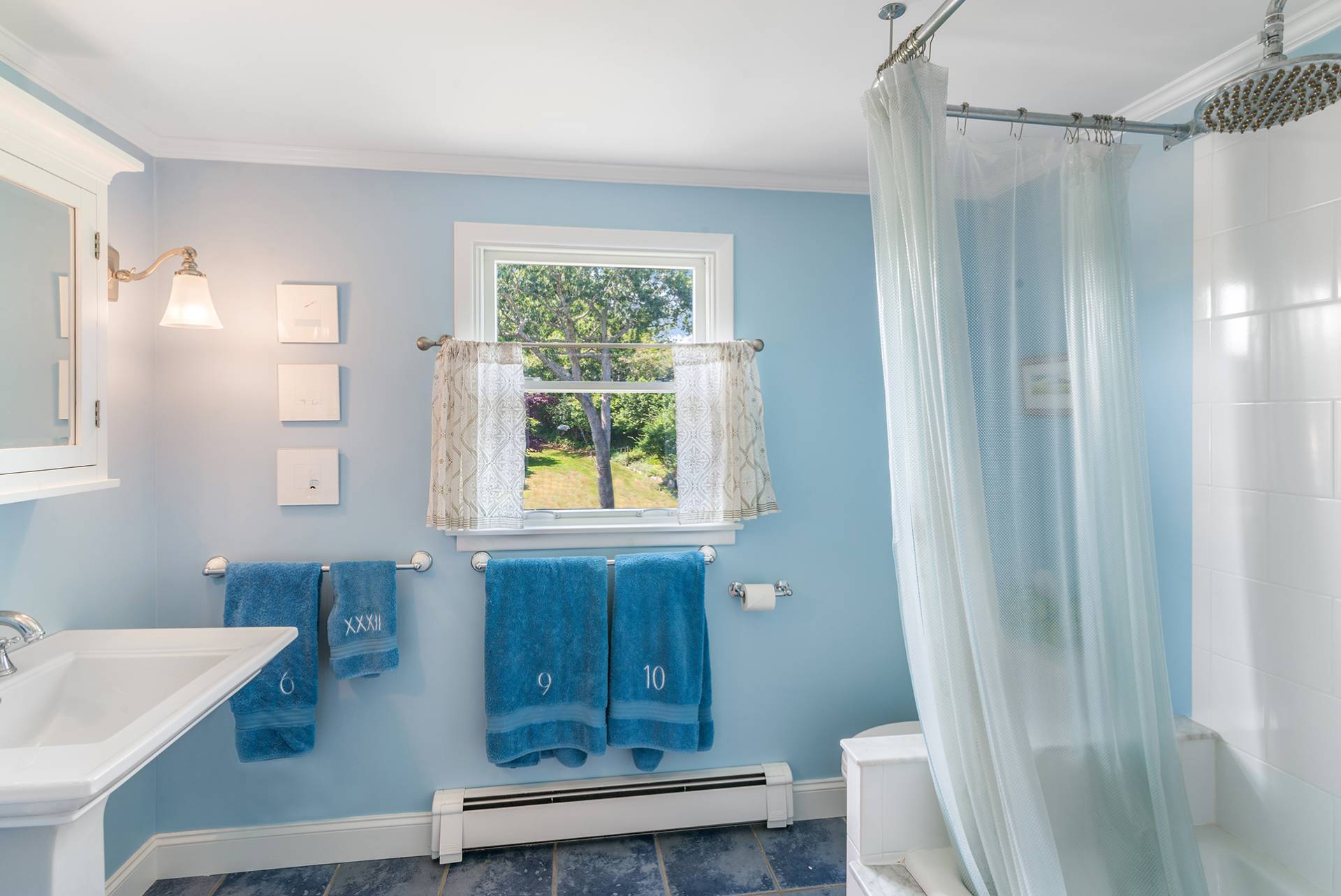 32 Ditch Plains Road