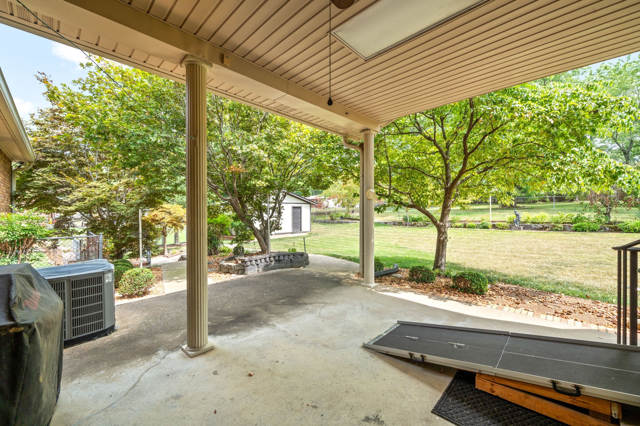 156 W Concord Dr